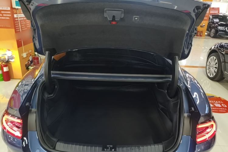 Used Xiaomi Auto SU7 2024 Four-Wheel Drive Ultra-Long Range Advanced Intelligent Driving Max Edition Trunk