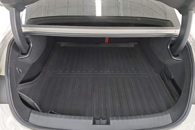Used Xiaomi Auto SU7 2024 Four-Wheel Drive Ultra-Long Range Advanced Intelligent Driving Max Edition Trunk