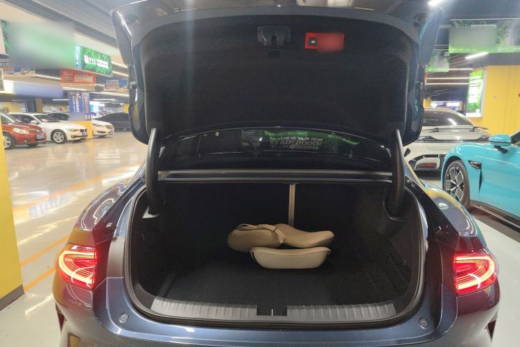Used Xiaomi Auto SU7 2024 Four-Wheel Drive Ultra-Long Range Advanced Intelligent Driving Max Edition Trunk