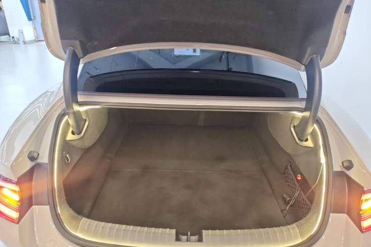 Used Xiaomi Auto SU7 2024 Rear-Drive Long-Range Intelligent Driving Version Trunk