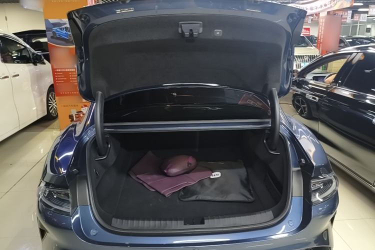 Used Xiaomi Auto SU7 2024 Four-Wheel Drive Ultra-Long Range Advanced Intelligent Driving Max Edition Trunk