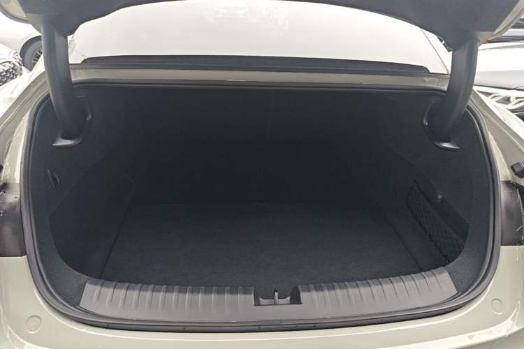 Used Xiaomi Auto SU7 2024 Rear-Drive Long-Range Intelligent Driving Version Trunk