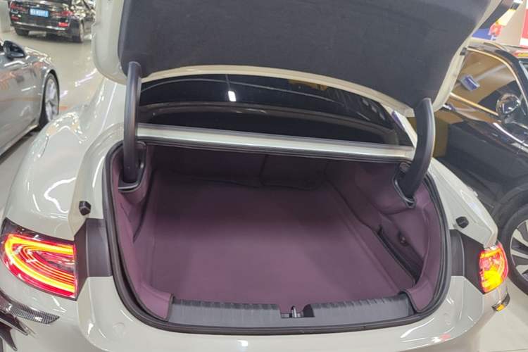 Used Xiaomi Auto SU7 2024 Four-Wheel Drive Ultra-Long Range Advanced Intelligent Driving Max Edition Trunk