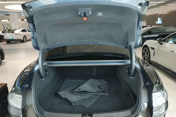 Used Xiaomi Auto SU7 2024 Four-Wheel Drive Ultra-Long Range Advanced Intelligent Driving Max Edition Trunk