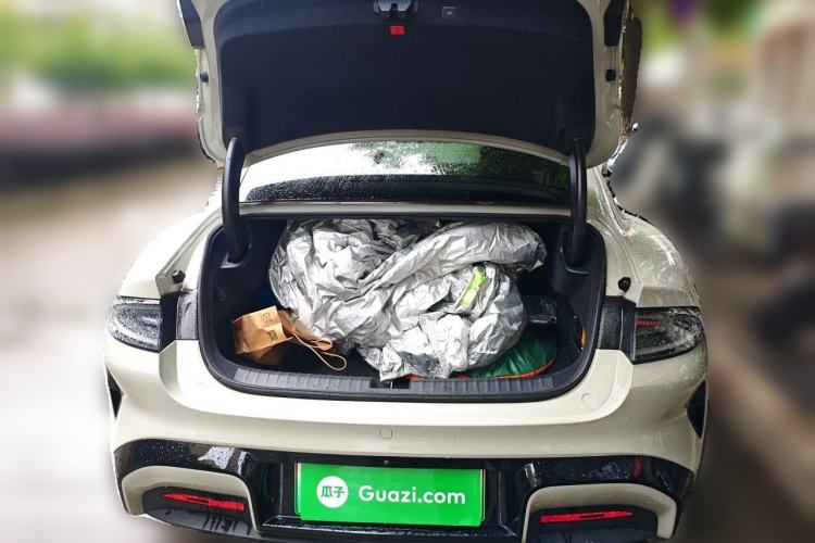 Used Xiaomi Auto SU7 2024 Four-Wheel Drive Ultra-Long Range Advanced Intelligent Driving Max Edition Trunk