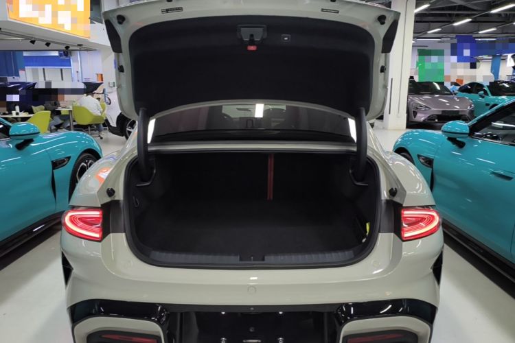 Used Xiaomi Auto SU7 2024 Four-Wheel Drive Ultra-Long Range Advanced Intelligent Driving Max Edition Trunk