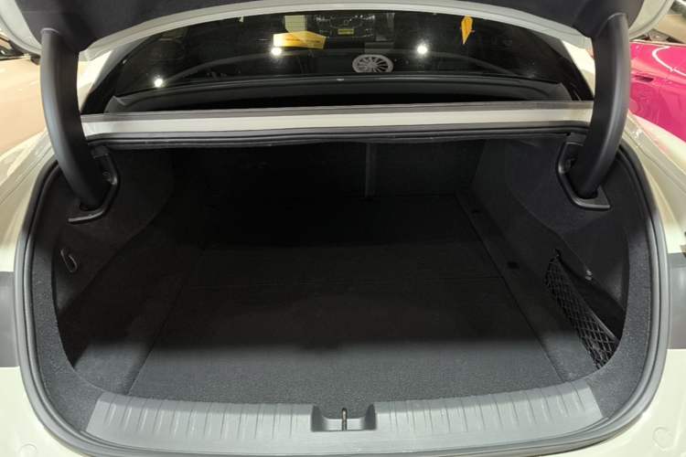 Used Xiaomi Auto SU7 2024 Rear-Drive Long-Range Intelligent Driving Version Trunk