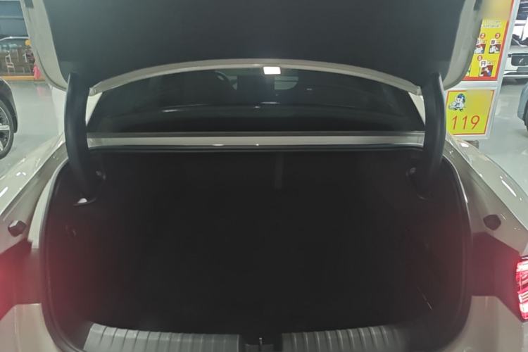 Used Xiaomi Auto SU7 2024 Rear-Drive Long-Range Intelligent Driving Version Trunk