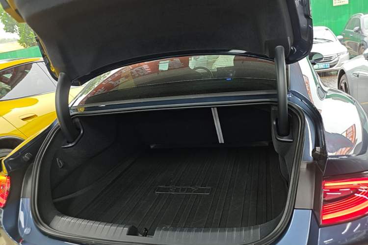 Used Xiaomi Auto SU7 2024 Four-Wheel-Drive Max Founder's Edition Trunk