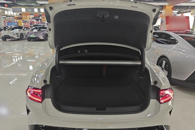 Used Xiaomi Auto SU7 2024 Four-Wheel Drive Ultra-Long Range Advanced Intelligent Driving Max Edition Trunk