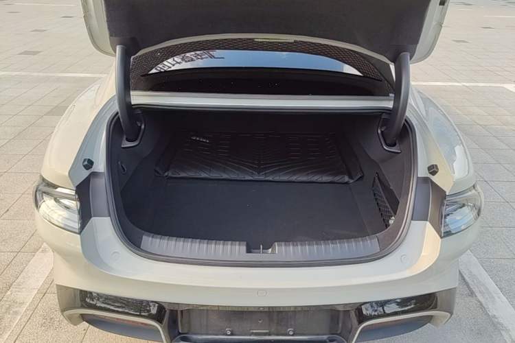 Used Xiaomi Auto SU7 2024 Rear-Drive Ultra-Long Range Advanced Pro-Level Intelligent Driving Version Trunk