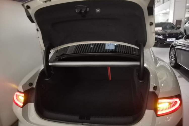 Used Xiaomi Auto SU7 2024 Four-Wheel-Drive Max Founder's Edition Trunk