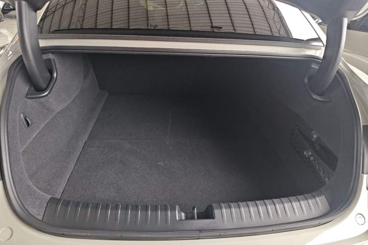 Used Xiaomi Auto SU7 2024 Rear-Drive Long-Range Intelligent Driving Version Trunk
