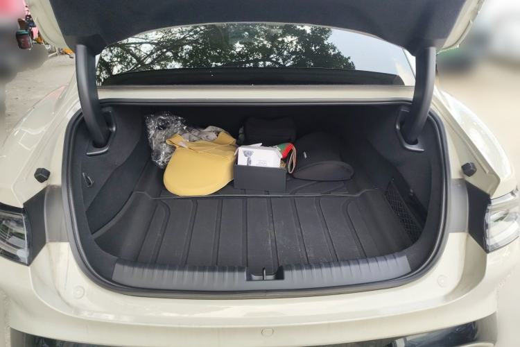 Used Xiaomi Auto SU7 2024 Rear-Drive Long-Range Intelligent Driving Version Trunk