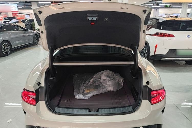 Used Xiaomi Auto SU7 2024 Rear-Drive Ultra-Long Range Advanced Pro-Level Intelligent Driving Version Trunk