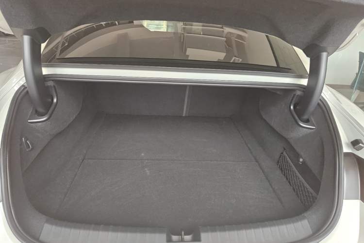 Used Xiaomi Auto SU7 2024 Rear-Drive Long-Range Intelligent Driving Version Trunk