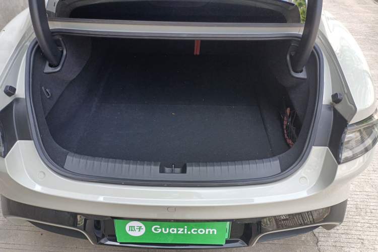 Used Xiaomi Auto SU7 2024 Rear-Drive Long-Range Intelligent Driving Version Trunk