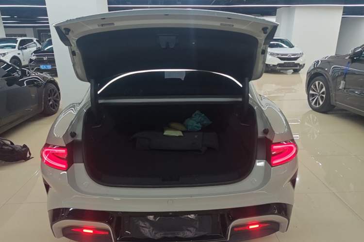 Used Xiaomi Auto SU7 2024 Rear-Drive Long-Range Intelligent Driving Version Trunk