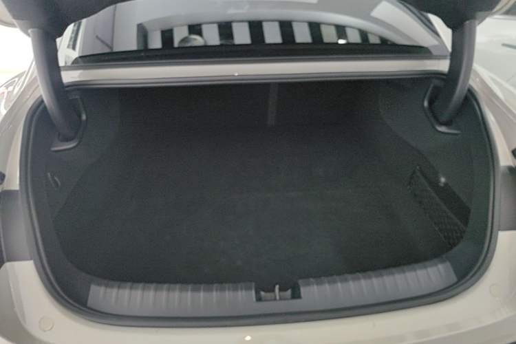 Used Xiaomi Auto SU7 2024 Rear-Drive Long-Range Intelligent Driving Version Trunk