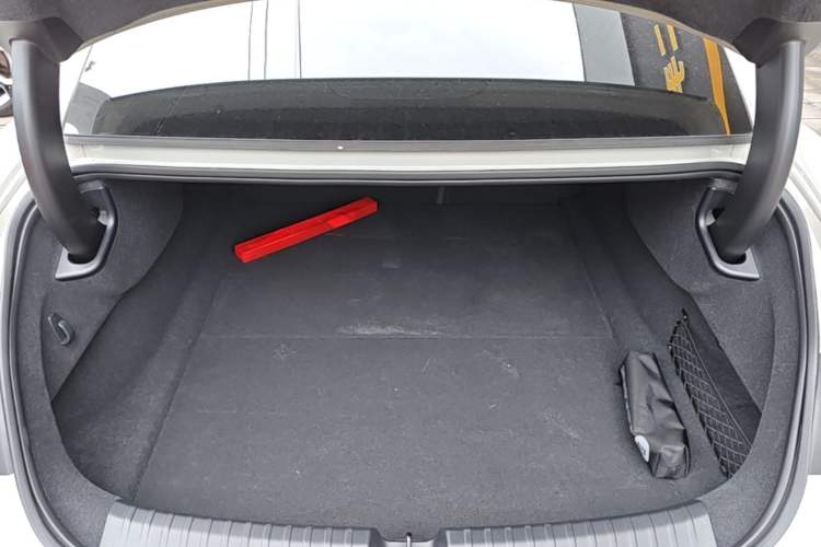 Used Xiaomi Auto SU7 2024 Four-Wheel Drive Ultra-Long Range Advanced Intelligent Driving Max Edition Trunk