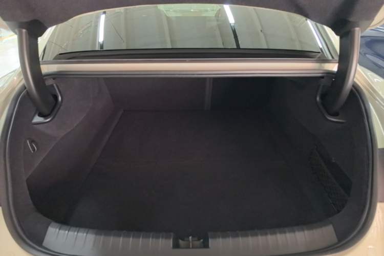 Used Xiaomi Auto SU7 2024 Rear-Drive Long-Range Intelligent Driving Version Trunk