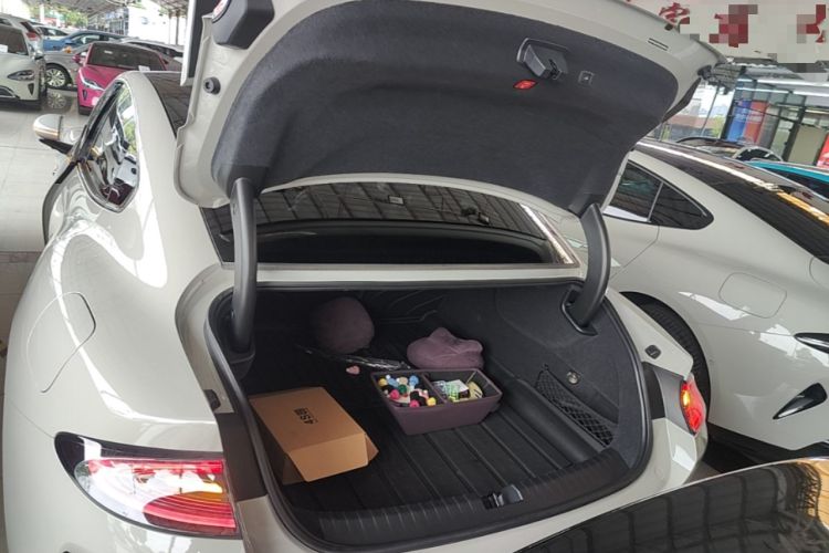 Used Xiaomi Auto SU7 2024 Four-Wheel Drive Ultra-Long Range Advanced Intelligent Driving Max Edition Trunk