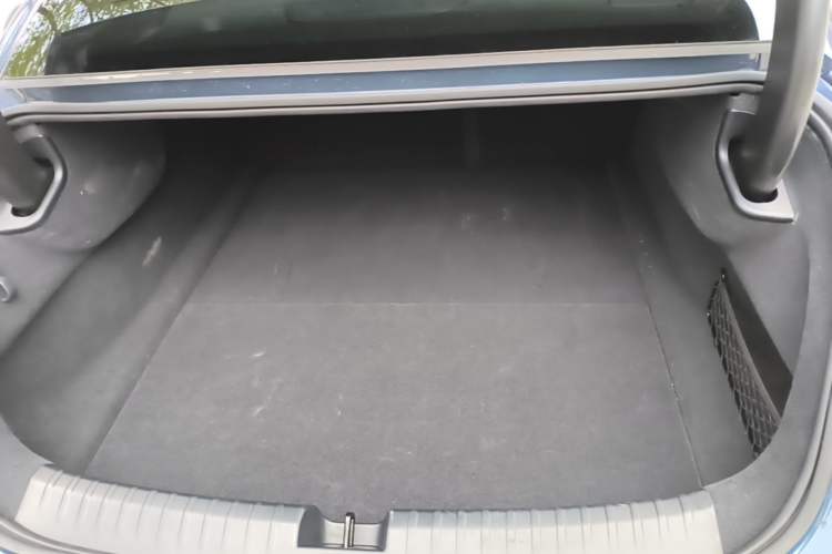 Used Xiaomi Auto SU7 2024 Four-Wheel Drive Ultra-Long Range Advanced Intelligent Driving Max Edition Trunk
