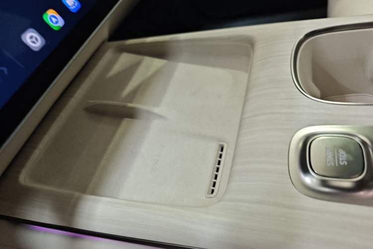 Used Xiaomi Auto SU7 2024 Rear-Drive Ultra-Long Range Advanced Pro-Level Intelligent Driving Version Vehicle Key