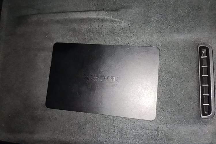 Used Xiaomi Auto SU7 2024 Rear-Drive Long-Range Intelligent Driving Version Vehicle Key