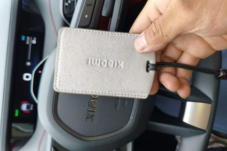 Used Xiaomi Auto SU7 2024 Four-Wheel Drive Ultra-Long Range Advanced Intelligent Driving Max Edition Vehicle Key