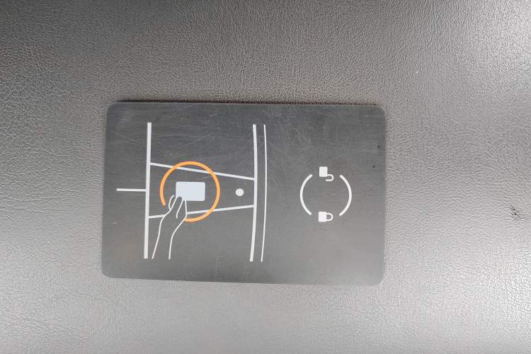 Used Xiaomi Auto SU7 2024 Four-Wheel Drive Ultra-Long Range Advanced Intelligent Driving Max Edition Vehicle Key