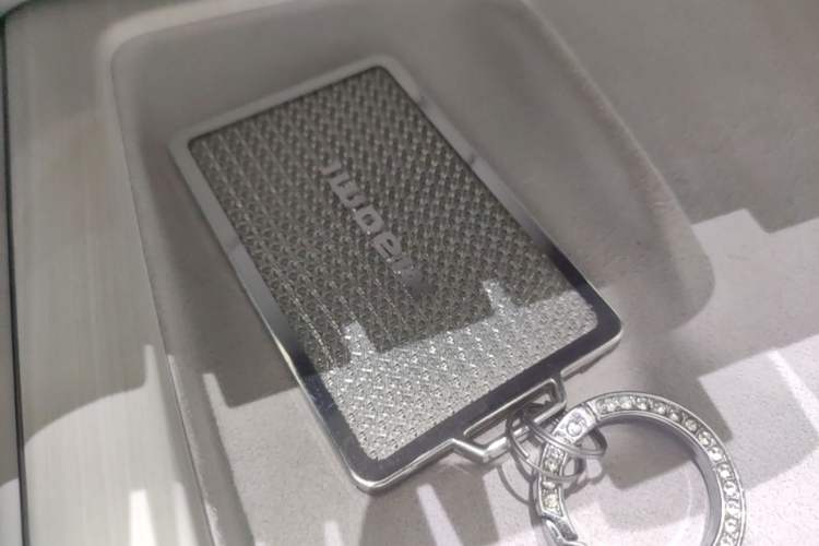 Used Xiaomi Auto SU7 2024 Rear-Drive Standard Founder Edition Vehicle Key