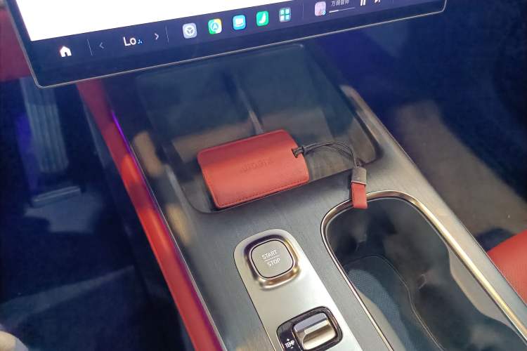 Used Xiaomi Auto SU7 2024 Rear-Drive Long-Range Intelligent Driving Version Vehicle Key