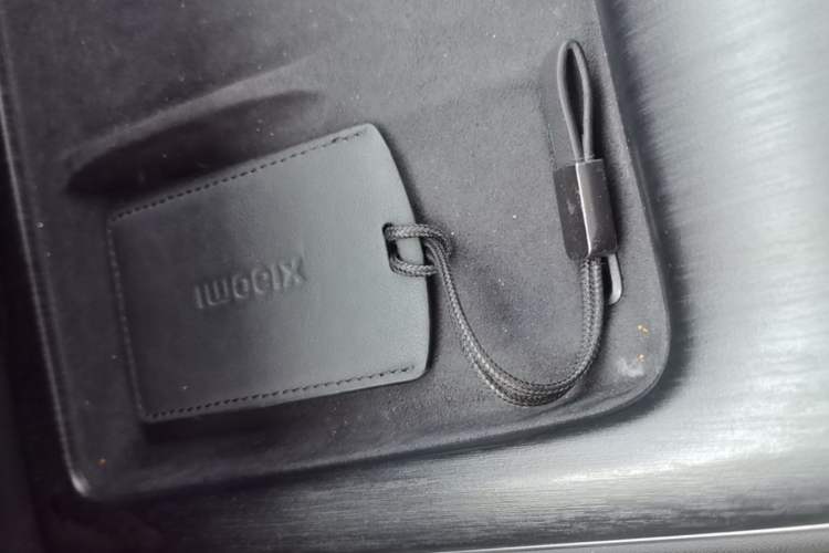 Used Xiaomi Auto SU7 2024 Rear-Drive Standard Founder Edition Vehicle Key
