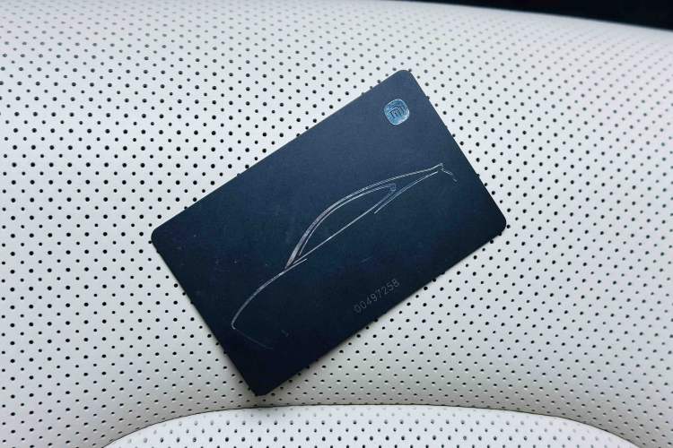 Used Xiaomi Auto SU7 2024 Rear-Drive Long-Range Intelligent Driving Version Vehicle Key