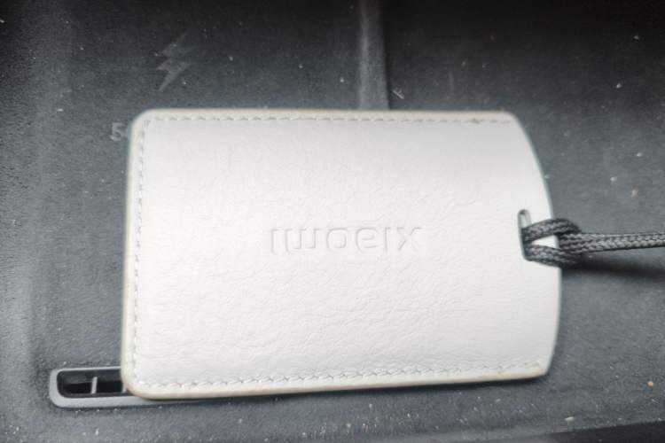 Used Xiaomi Auto SU7 2024 Four-Wheel Drive Ultra-Long Range Advanced Intelligent Driving Max Edition Vehicle Key