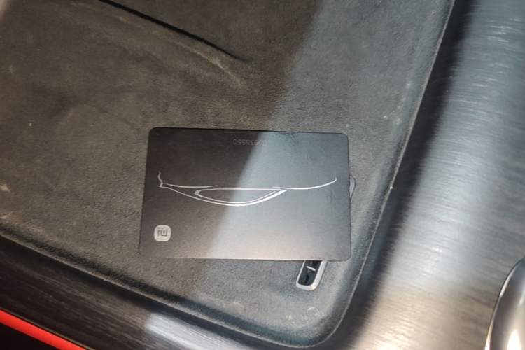Used Xiaomi Auto SU7 2024 Rear-Drive Long-Range Intelligent Driving Version Vehicle Key