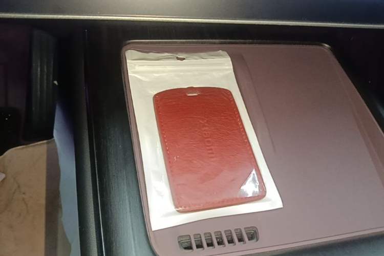 Used Xiaomi Auto SU7 2024 Rear-Drive Long-Range Intelligent Driving Version Vehicle Key