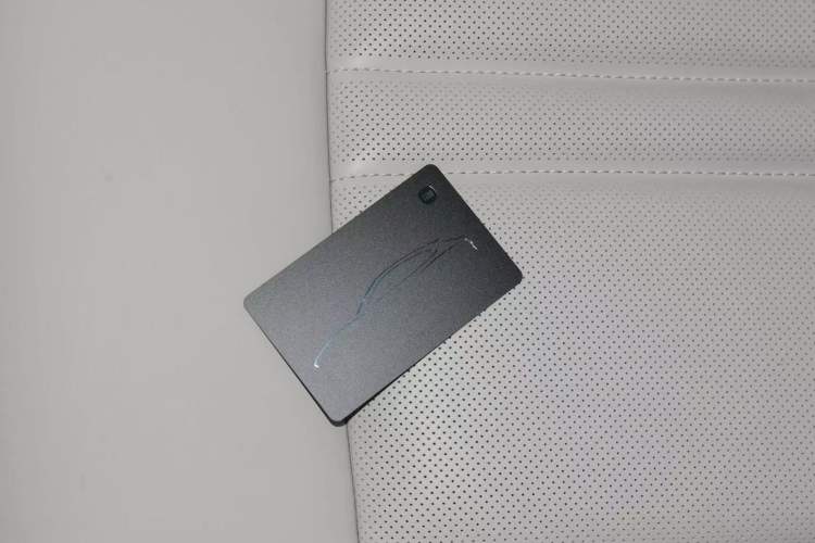 Used Xiaomi Auto SU7 2024 Four-Wheel Drive Ultra-Long Range Advanced Intelligent Driving Max Edition Vehicle Key