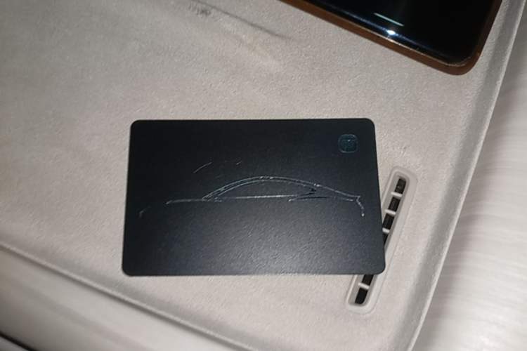 Used Xiaomi Auto SU7 2024 Rear-Drive Long-Range Intelligent Driving Version Vehicle Key