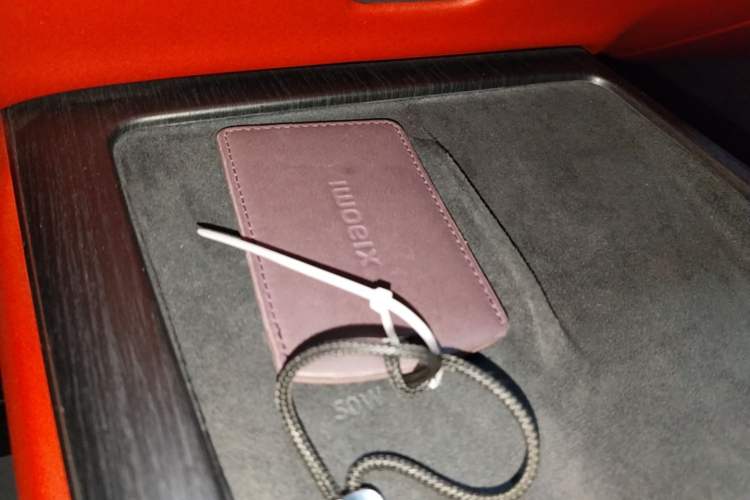 Used Xiaomi Auto SU7 2024 Rear-Drive Long-Range Intelligent Driving Version Vehicle Key