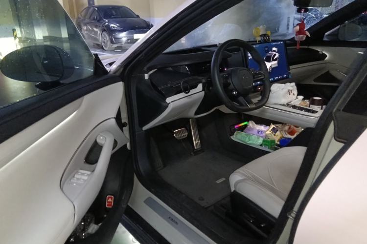 Used Xiaomi Auto SU7 2024 Four-Wheel Drive Ultra-Long Range Advanced Intelligent Driving Max Edition Driver Seat