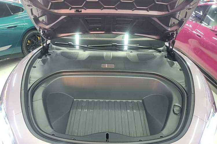 Used Xiaomi Auto SU7 2024 Four-Wheel Drive Ultra-Long Range Advanced Intelligent Driving Max Edition Engine Bay