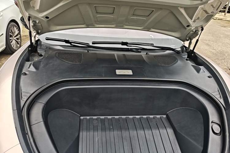Used Xiaomi Auto SU7 2024 Rear-Drive Long-Range Intelligent Driving Version Engine Bay
