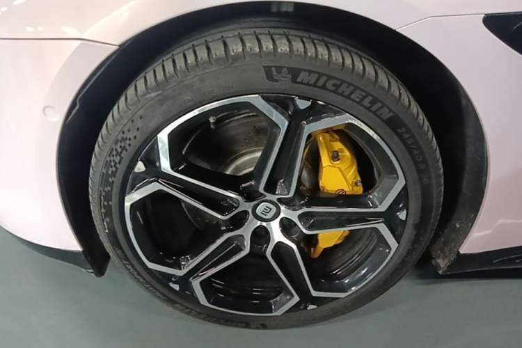 Used Xiaomi Auto SU7 2024 Rear-Drive Long-Range Intelligent Driving Version Exterior 4