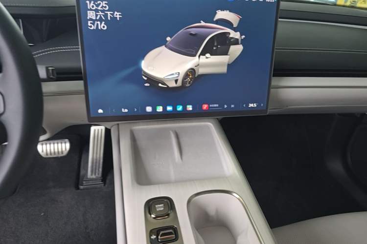 Used Xiaomi Auto SU7 2024 Four-Wheel Drive Ultra-Long Range Advanced Intelligent Driving Max Edition Audio And AC Panel