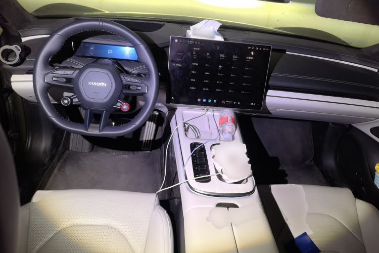Used Xiaomi Auto SU7 2024 Four-Wheel Drive Ultra-Long Range Advanced Intelligent Driving Max Edition Center Console