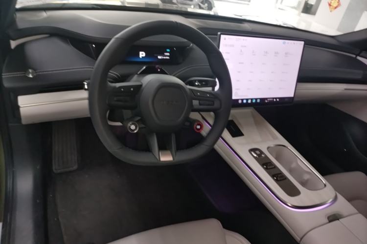 Used Xiaomi Auto SU7 2024 Rear-Drive Ultra-Long Range Advanced Pro-Level Intelligent Driving Version Center Console