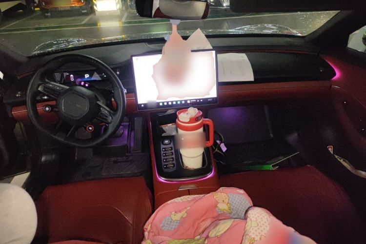 Used Xiaomi Auto SU7 2024 Rear-Drive Ultra-Long Range Advanced Pro-Level Intelligent Driving Version Center Console
