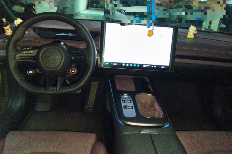 Used Xiaomi Auto SU7 2024 Rear-Drive Long-Range Intelligent Driving Version Center Console